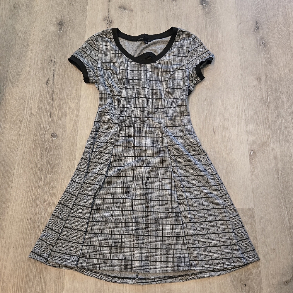 Bebop Plaid Short Sleeve Fit and Flare Mini Dress Back Cutout Size Medium